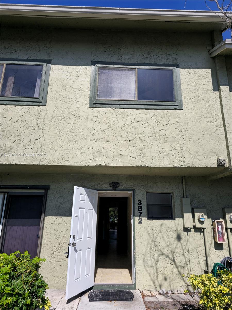 3872 Nw 76th Ave, Sunrise, Miami-Dade County, Florida - 3 Bedrooms  
3 Bathrooms - 