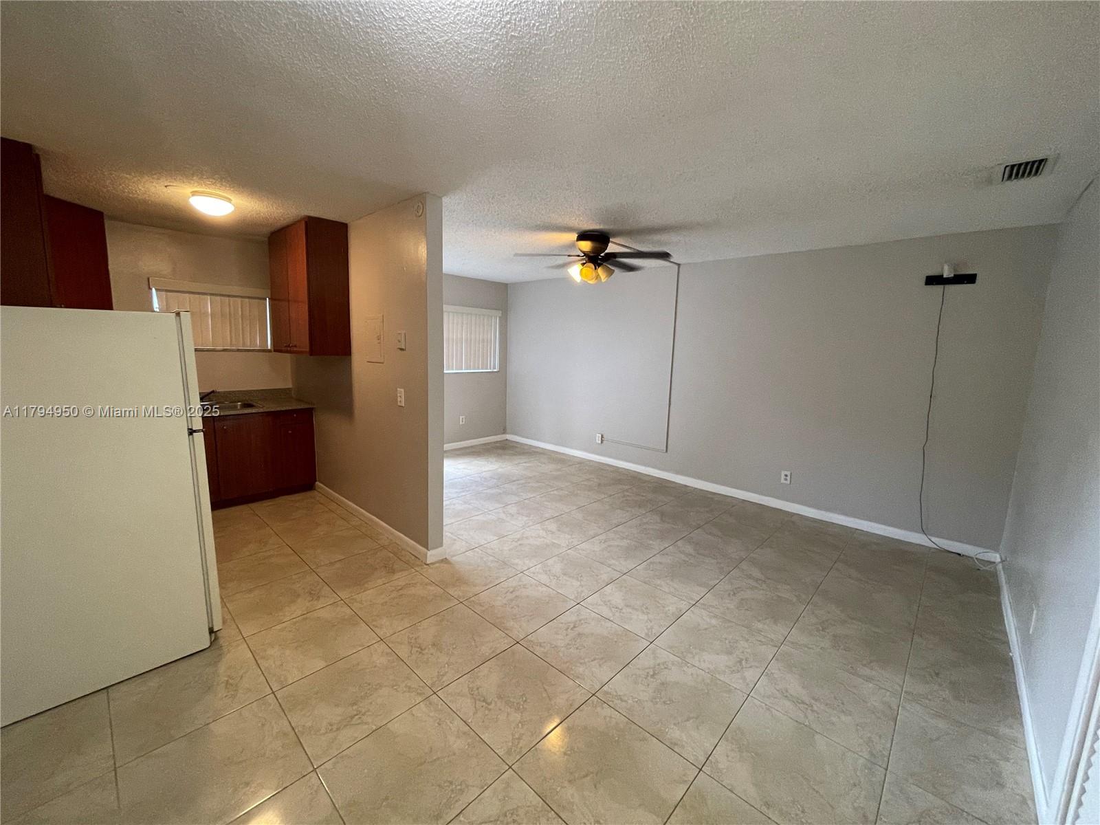 IMMEDIATE MOVE-IN AVAILABLE, NO HOA!! 1 BED 1 BATH UNIT, ALL TILE FLOORING, WELL-KEPT KITCHEN, UPDATED BATHROOM, CENTRAL A/C, PRIVATE PARKING, WASHER/DRYER AVAILABLE IN THE BUILDING, CLEAN AND SAFE AREA. UNIT WON'T LAST, CALL TODAY. No minimum credit score requirement!