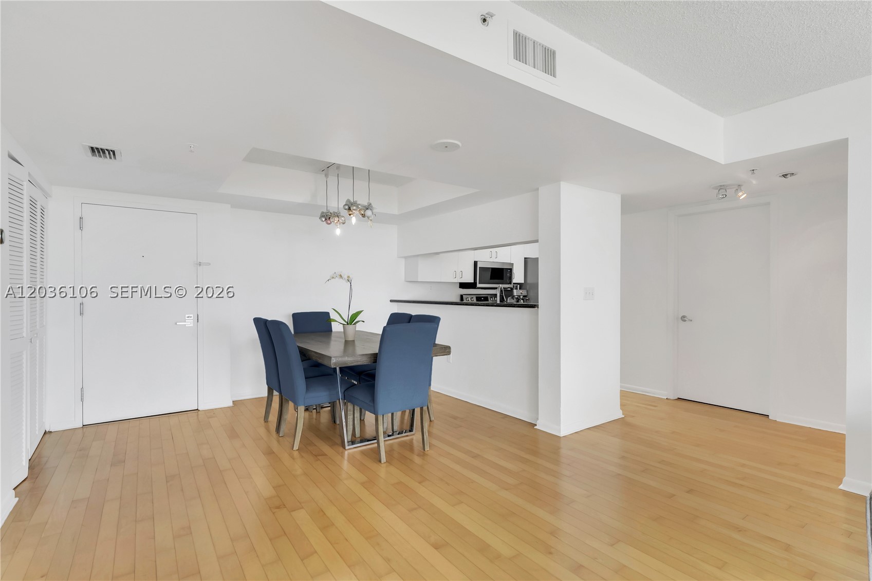 650 West Ave 704