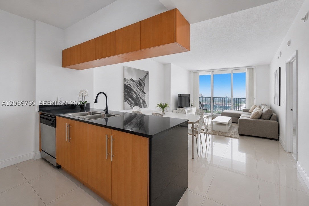 1750 N Bayshore Dr 3811