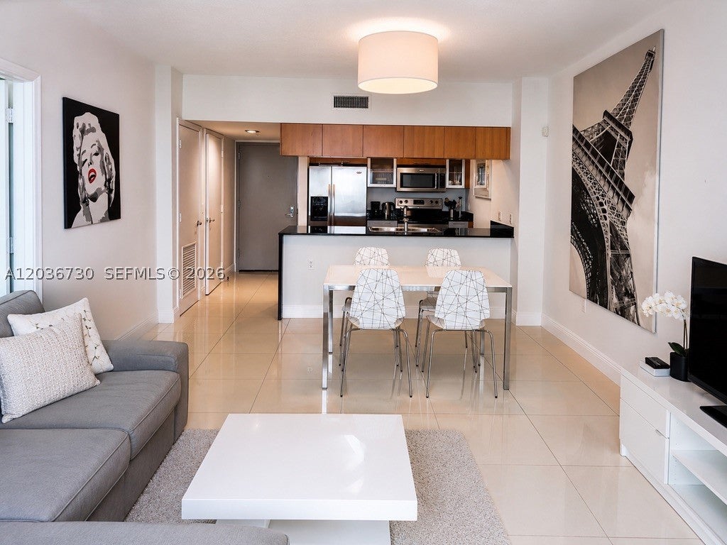 1750 N Bayshore Dr 3811
