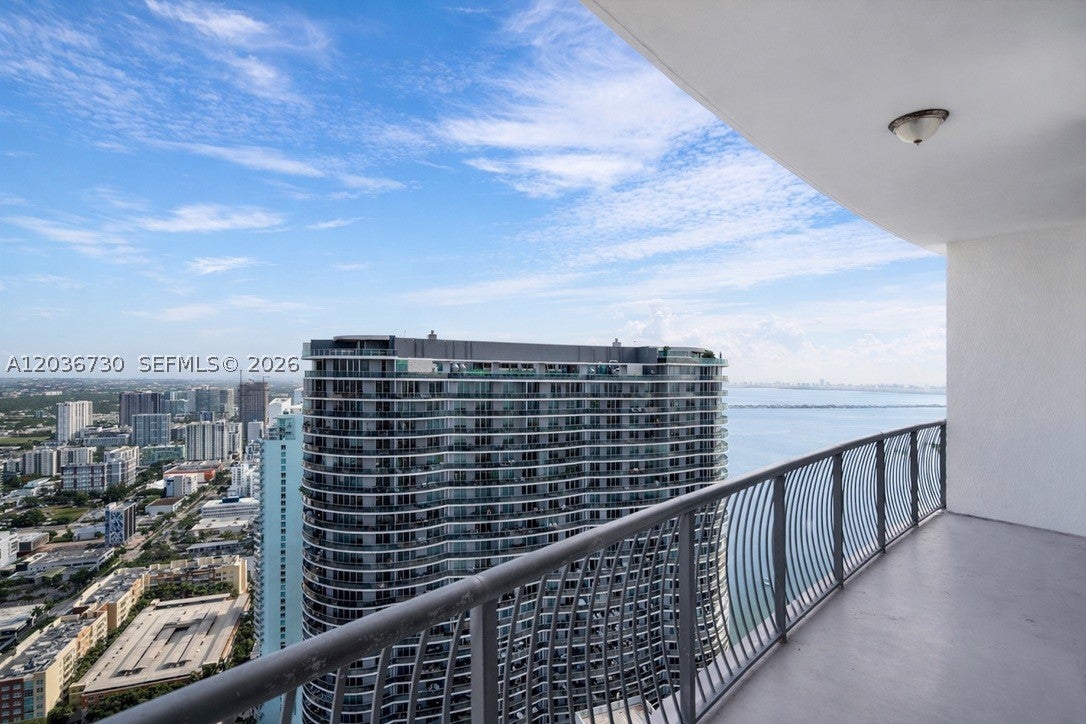 1750 N Bayshore Dr 3811