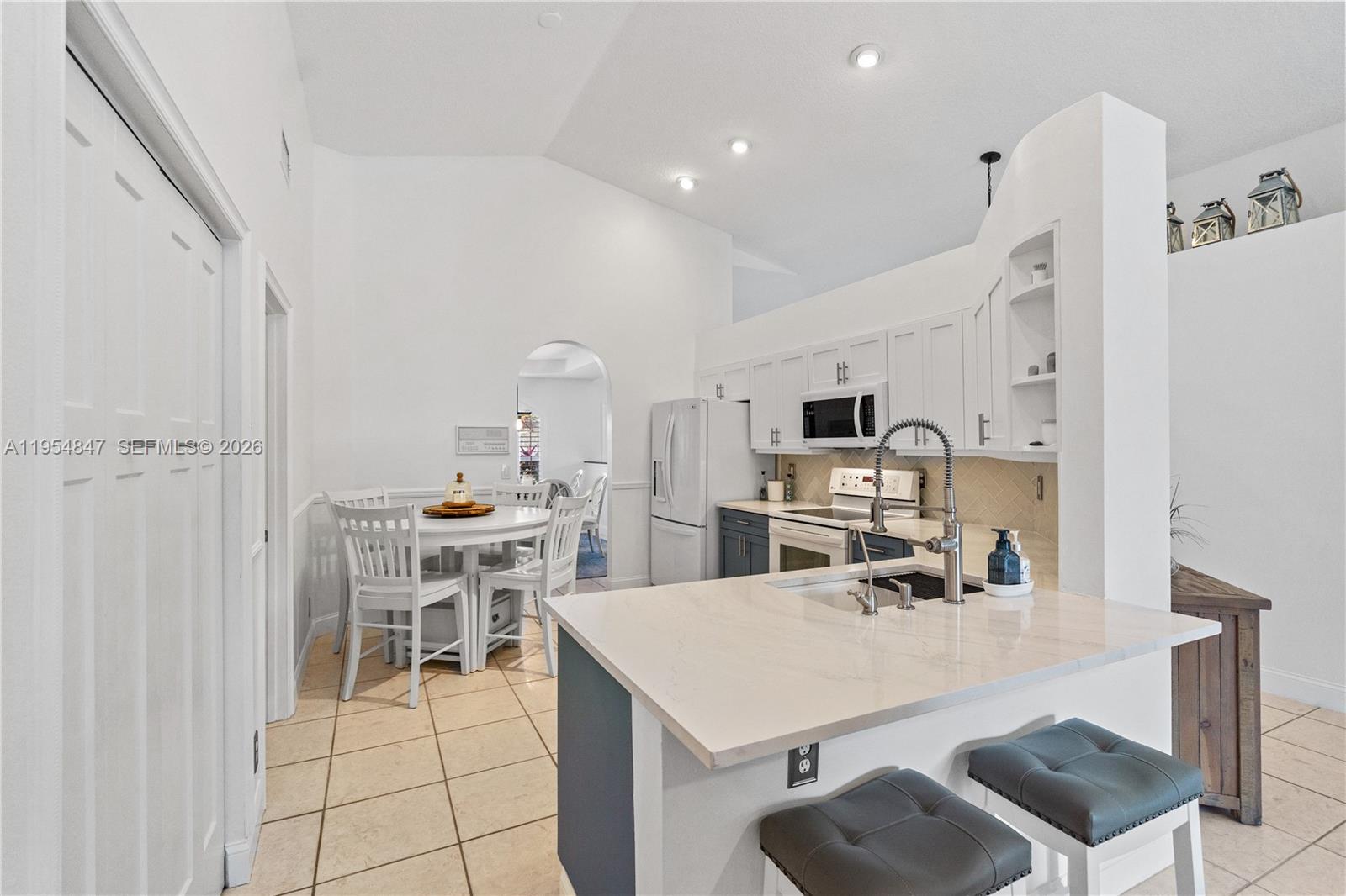 CHAPEL LAKE ESTATES - Residential