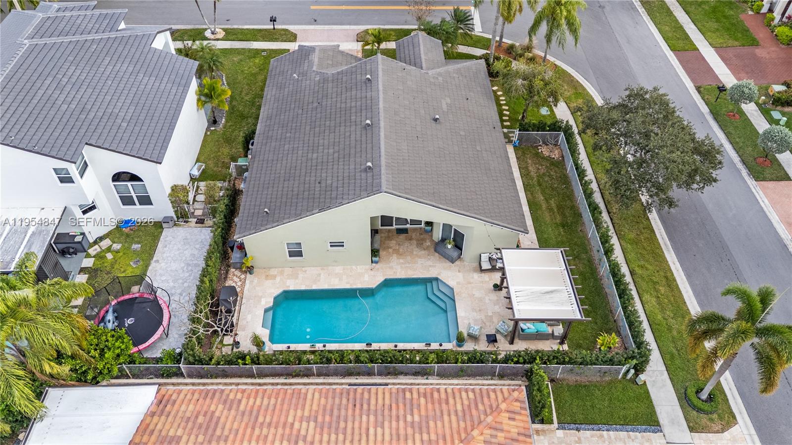 CHAPEL LAKE ESTATES - Residential