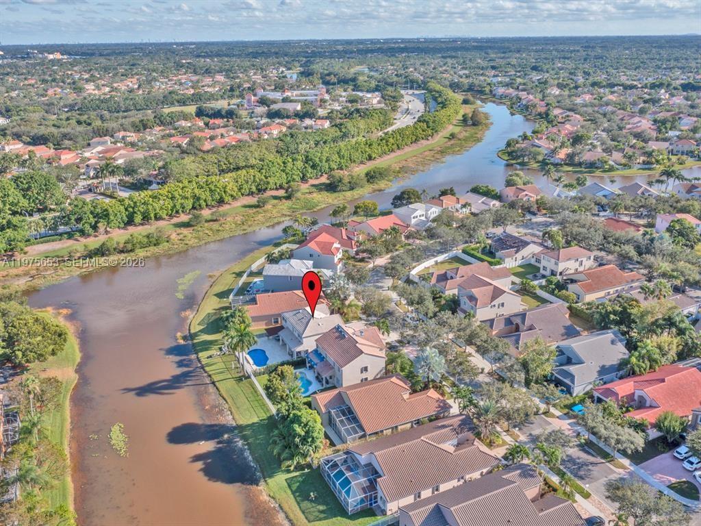 THE FALLS - Residential