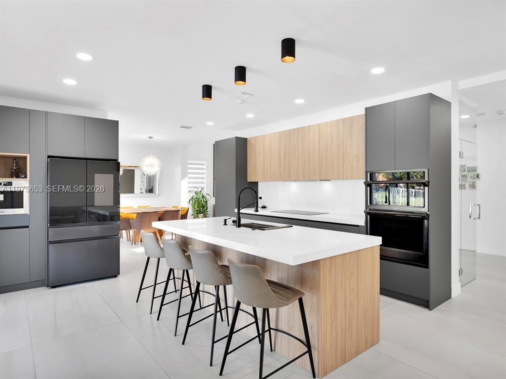 THE FALLS - Residential