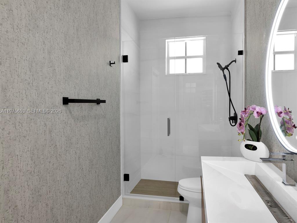 THE FALLS - Residential