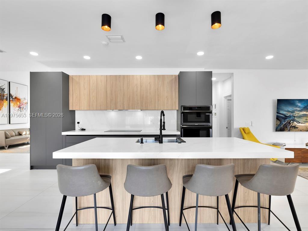 THE FALLS - Residential