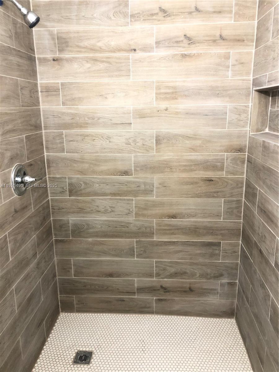 OJUS SUB - Residential Lease