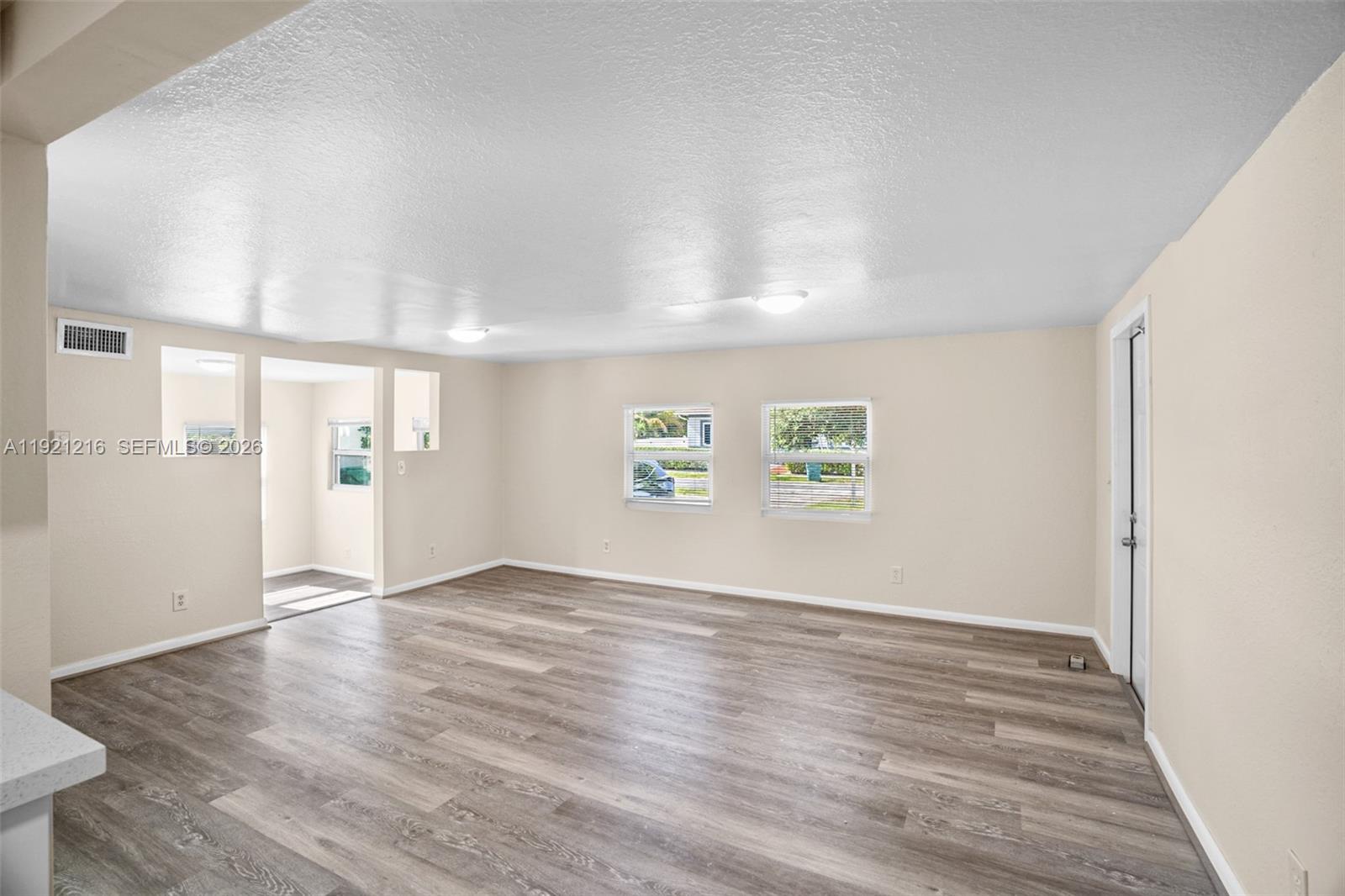 NORTH HOLLYWOOD - Residential