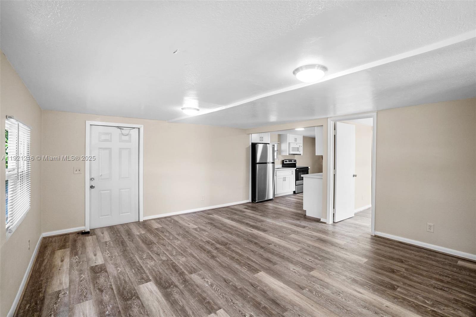 NORTH HOLLYWOOD - Residential