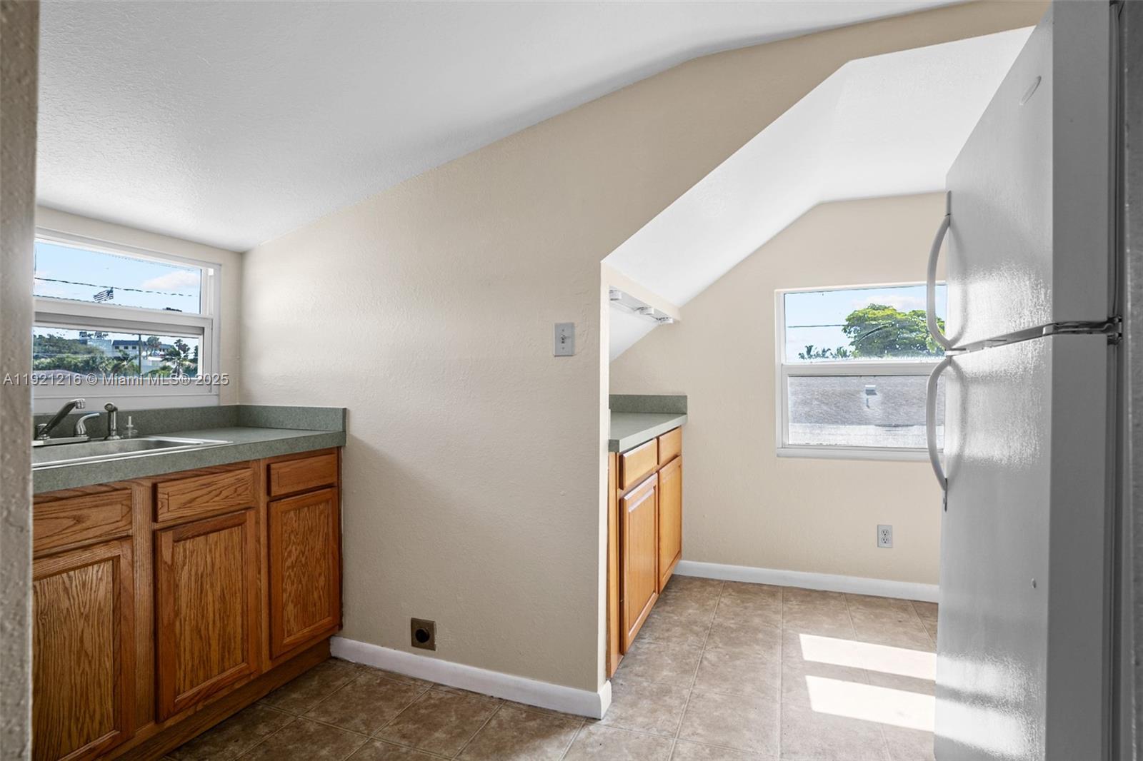 NORTH HOLLYWOOD - Residential