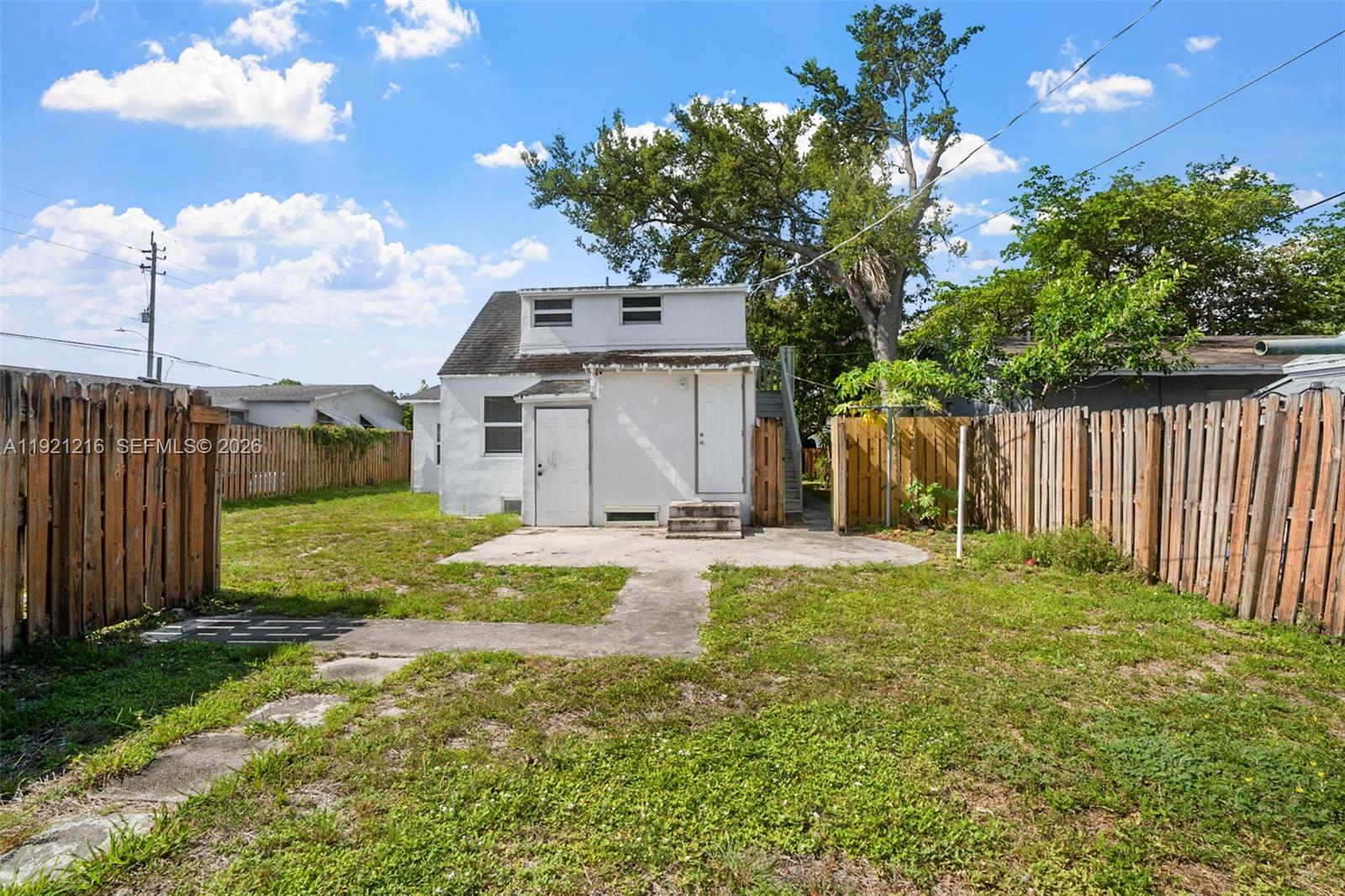 NORTH HOLLYWOOD - Residential