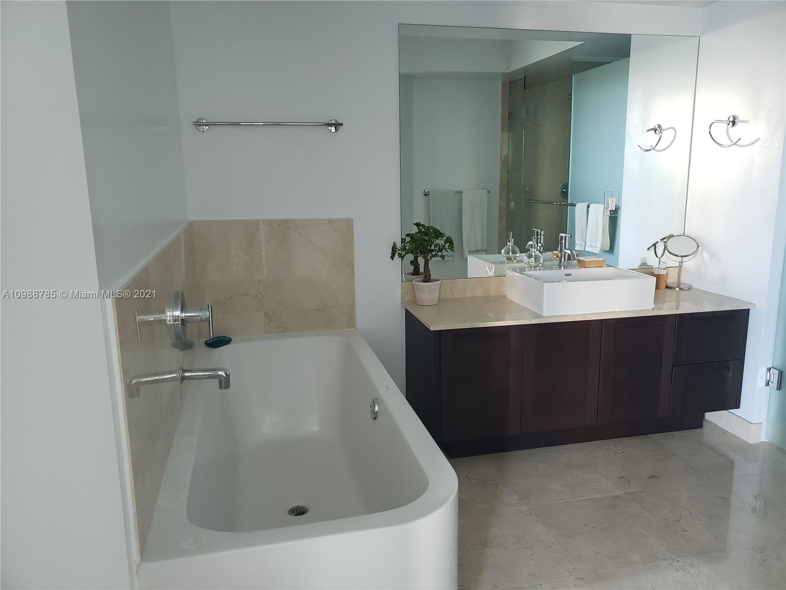 St.Tropez on the Bay - Residential