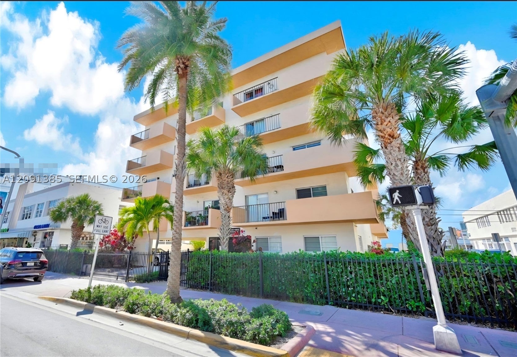 1150 Collins Ave 404