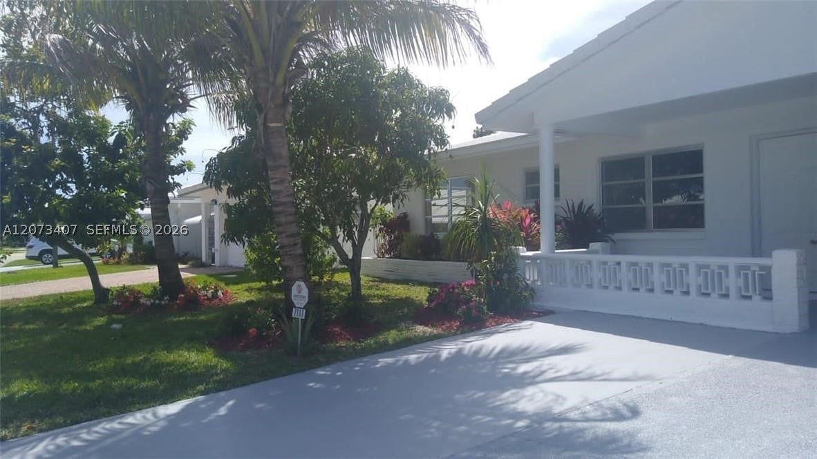 7111 NW 68th Ave, Tamarac FL 33321