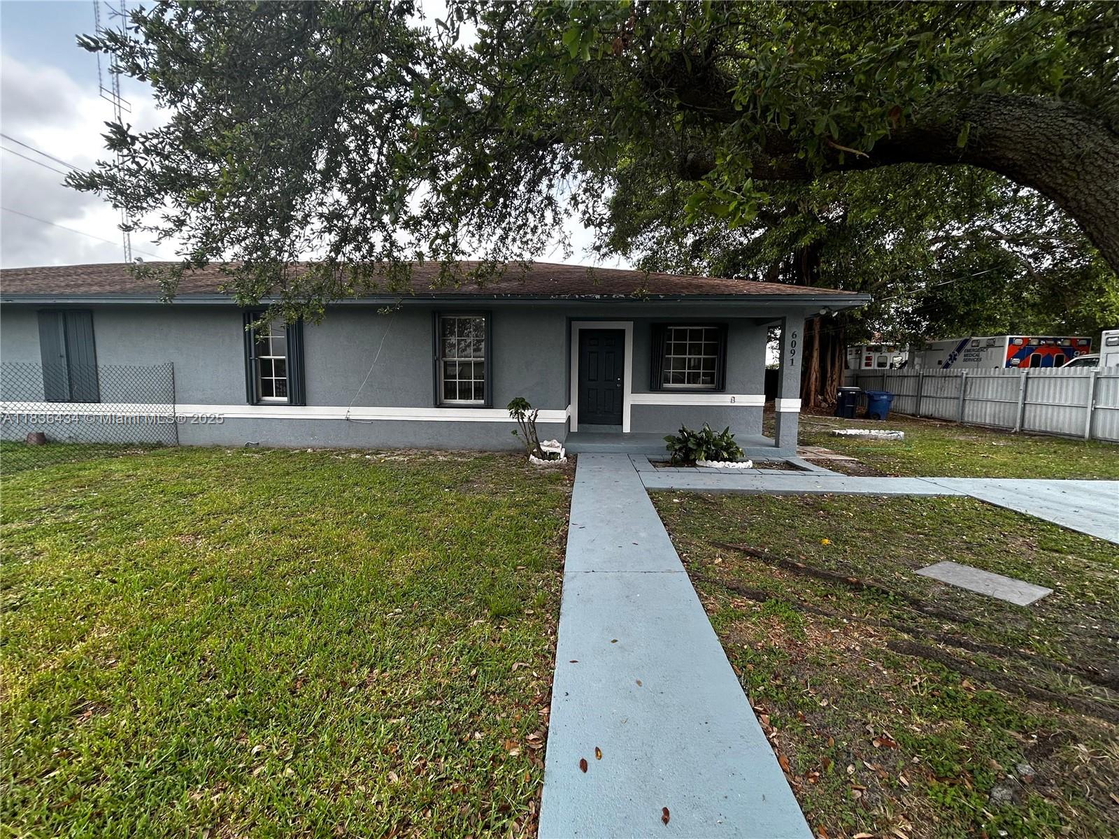 ALL BRAND NEW 4/2 REMODELED HOME, CLOSE TO MIDTOWN AND TO I95. CALL NOW THIS WONT LAST!!!