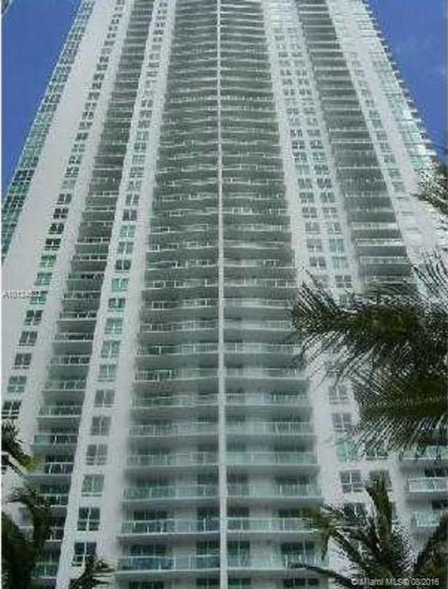 THIS IS A GREAT BUILDING IN THE HEART OF BRICKELL, BRAND NEW CONDO WITH STAINLESS STEEL APPLIANCES, LOTS OF AMENITIES,  POOL, BUSINESS CENTER.