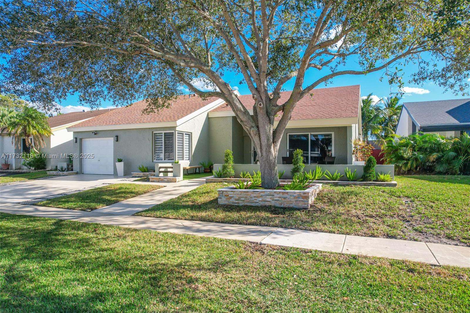 BONAVENTURE LAKES ADD 2 - Residential