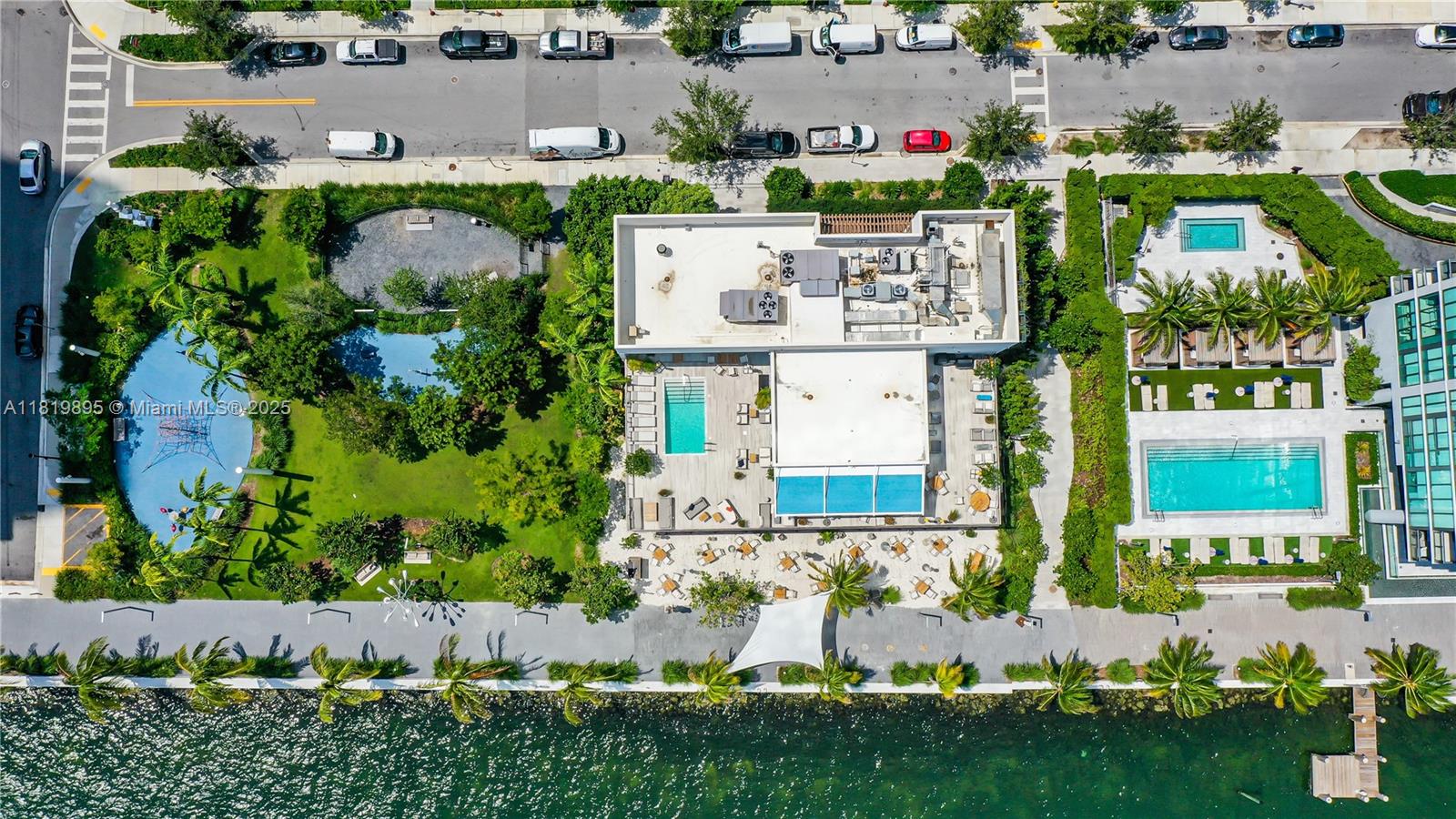 ONE PARAISO CONDO - Residential