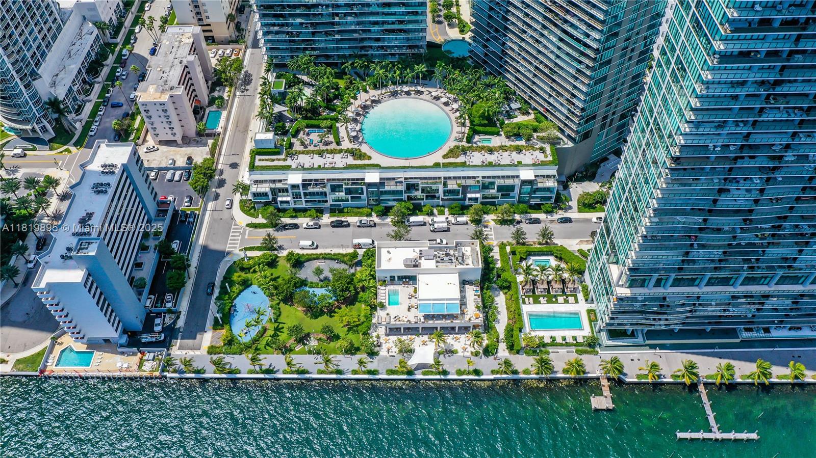 ONE PARAISO CONDO - Residential