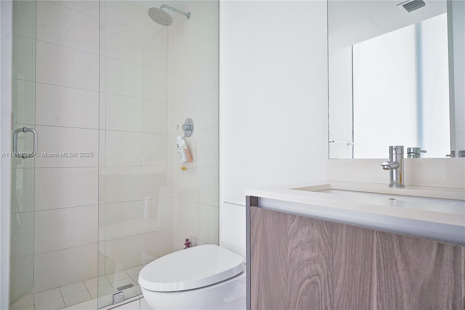 ONE PARAISO CONDO - Residential