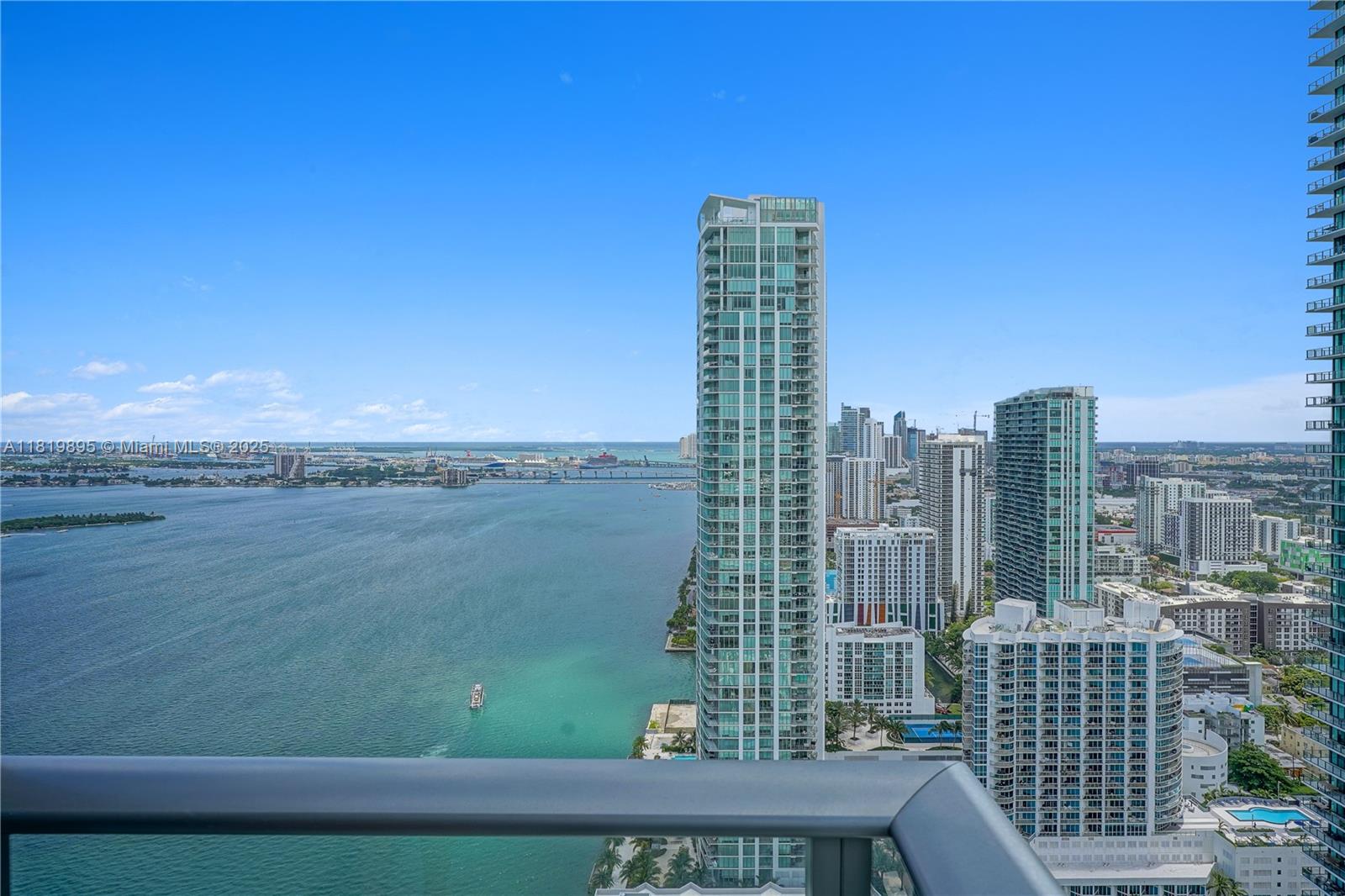 ONE PARAISO CONDO - Residential