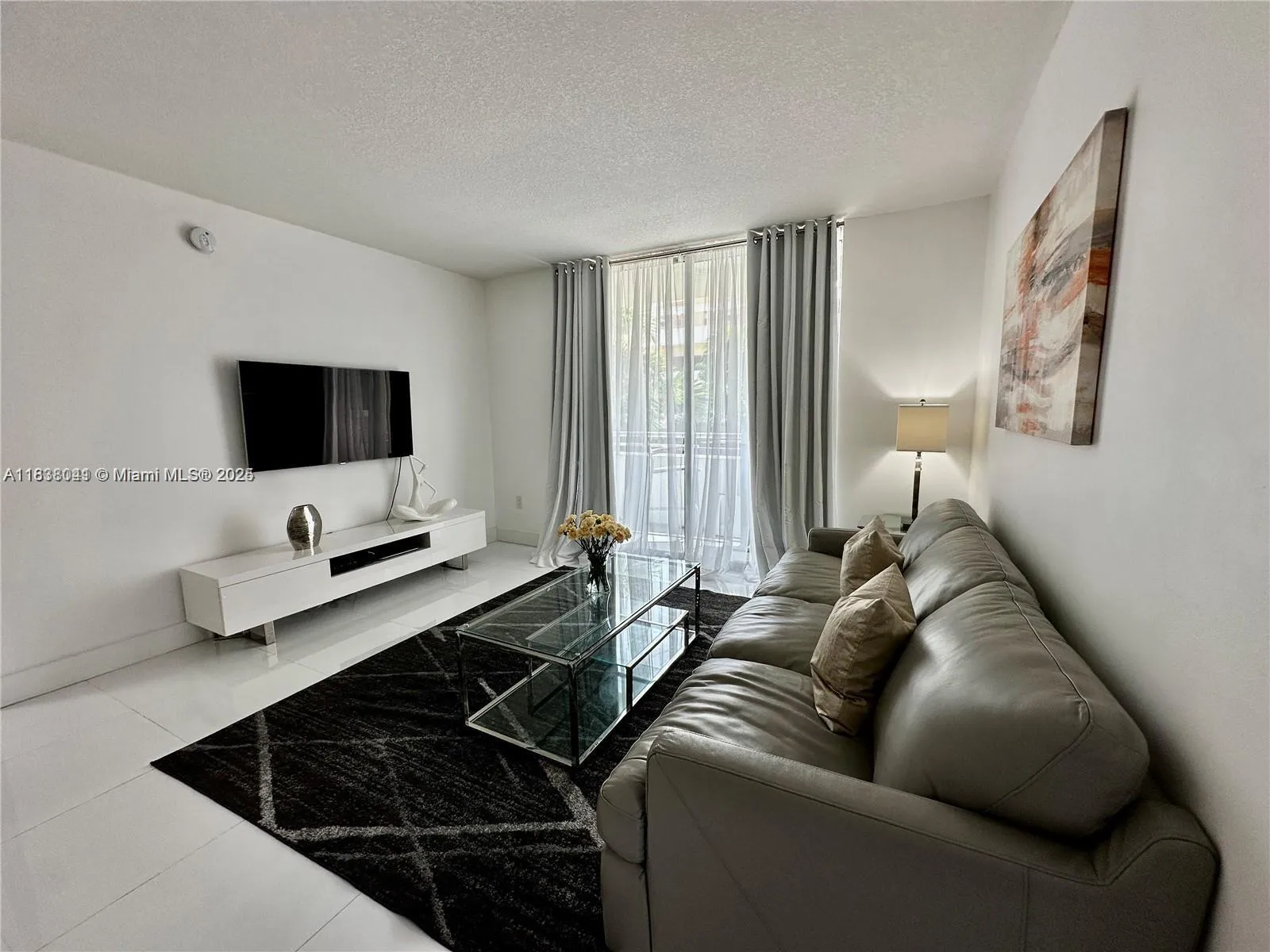 Aventura, Florida 33180, United States, 2 Bedrooms Bedrooms, ,2 BathroomsBathrooms,Residential,Active,171040