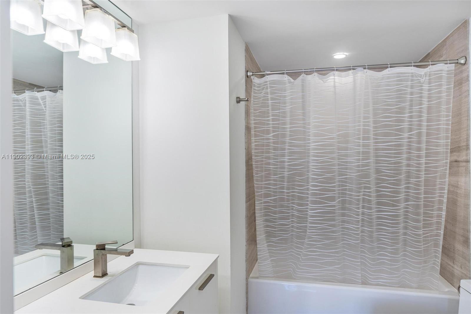 BRICKELLHOUSE CONDO - Residential