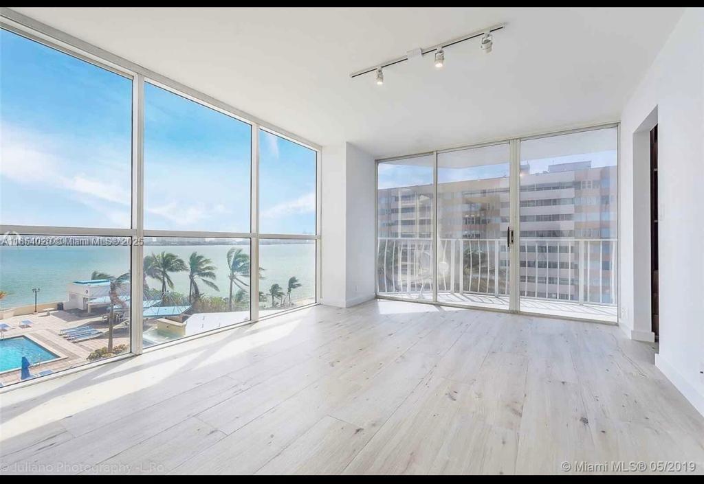 THE GRANDVIEW PALACE COND - Residential