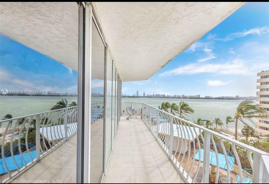 THE GRANDVIEW PALACE COND - Residential