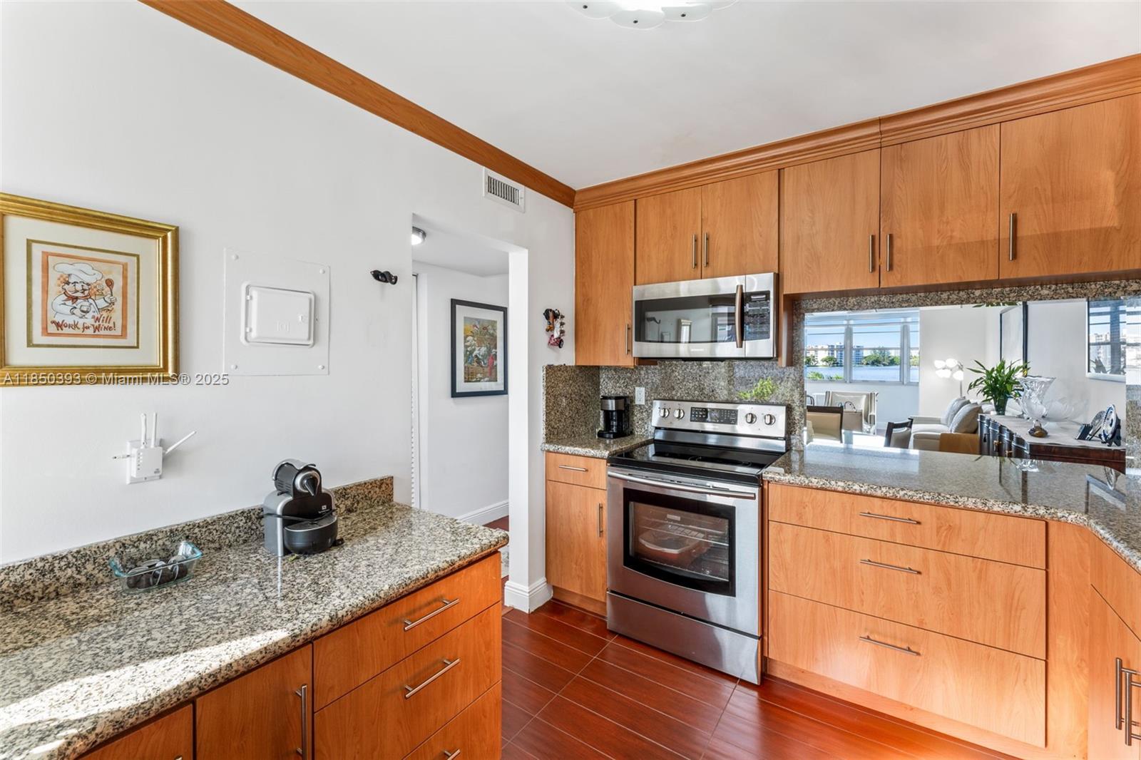 18555 NE 14th Ave 613