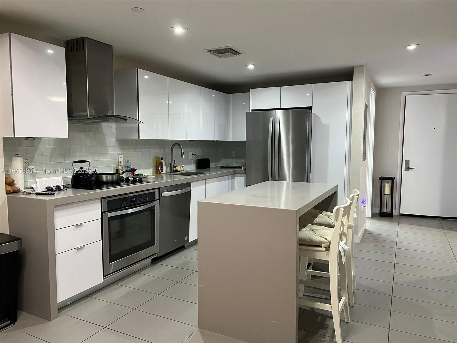 CANVAS CONDO - Residential