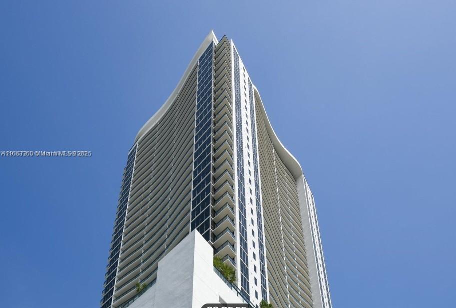 CANVAS CONDO - Residential