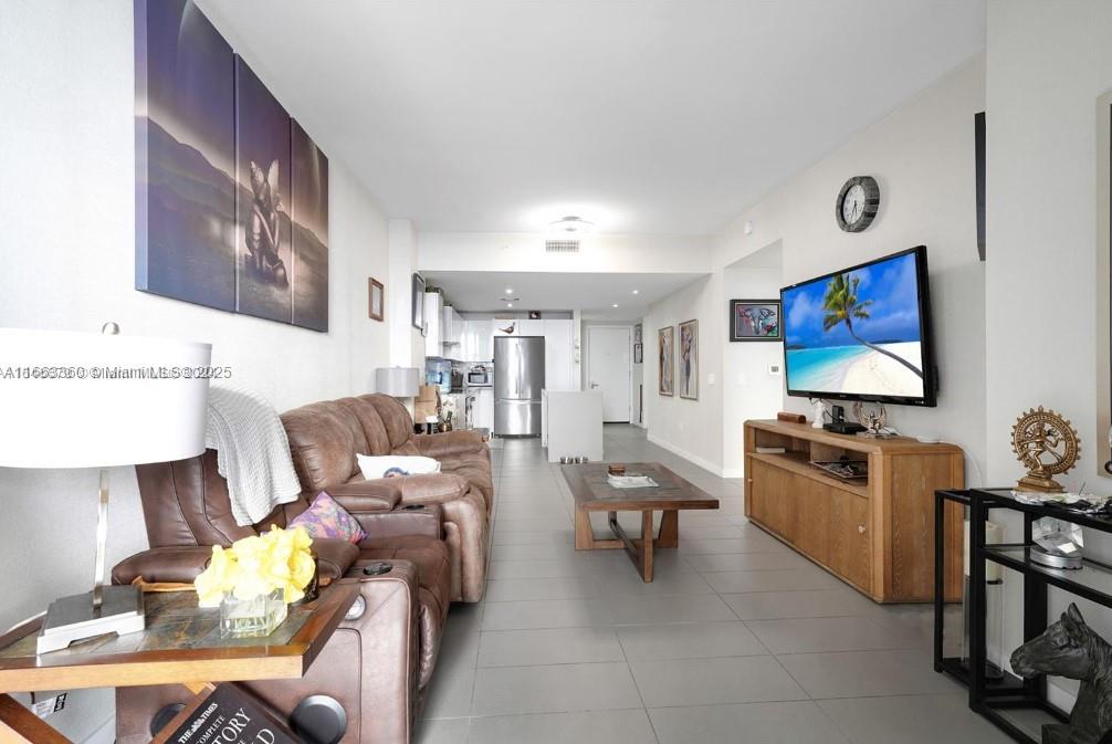 CANVAS CONDO - Residential
