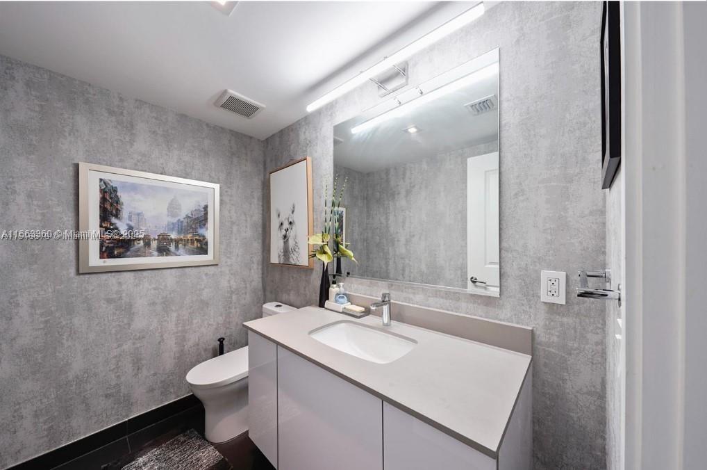 CANVAS CONDO - Residential