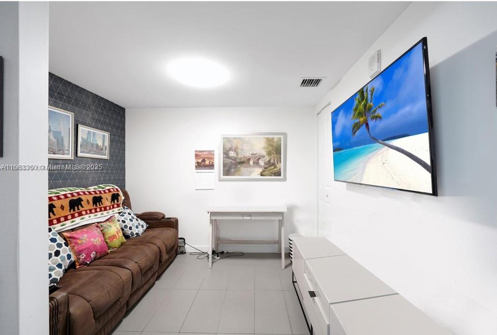 CANVAS CONDO - Residential