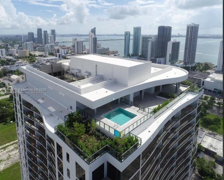 CANVAS CONDO - Residential