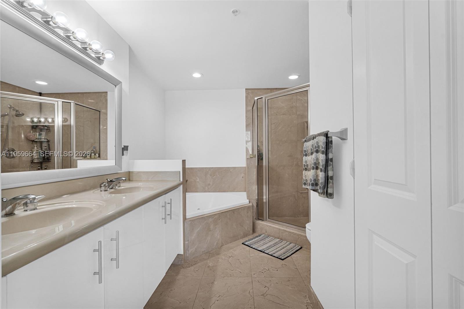 360 CONDO B - Residential