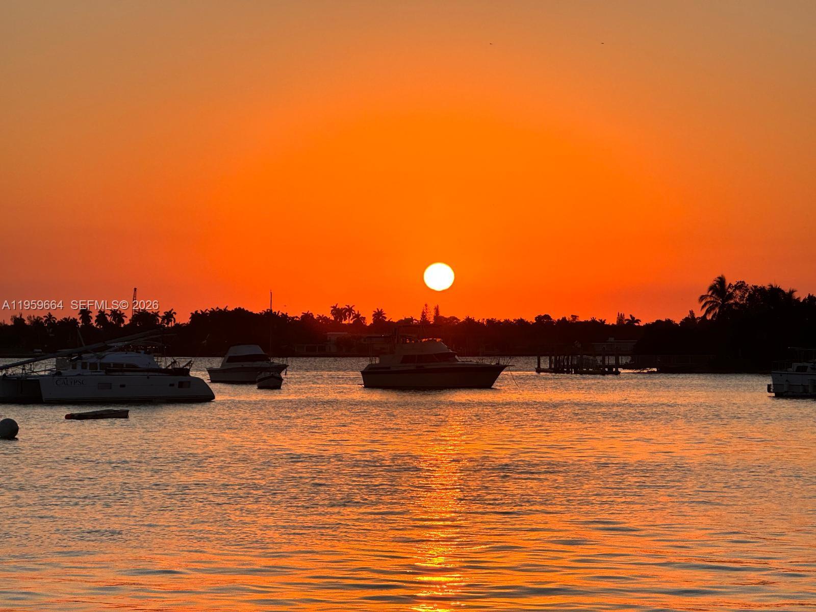 360 CONDO B - Residential