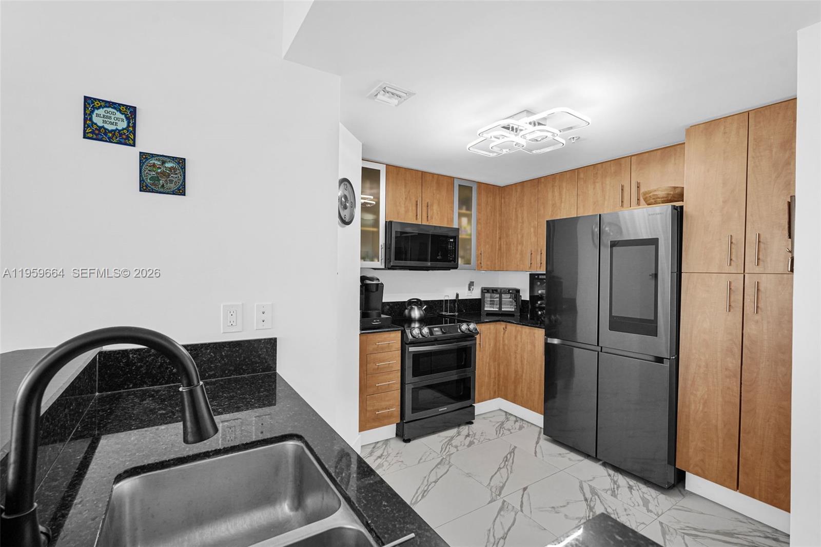 360 CONDO B - Residential