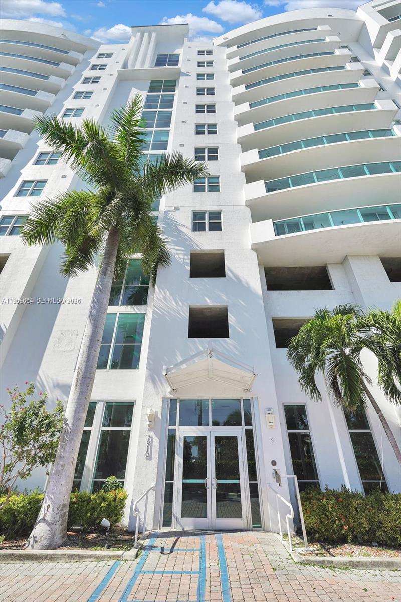 360 CONDO B - Residential