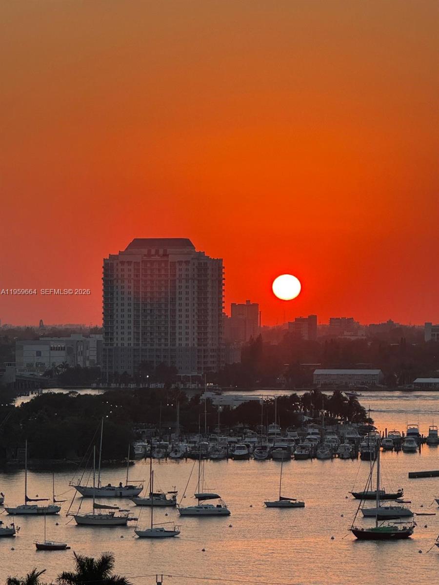 360 CONDO B - Residential