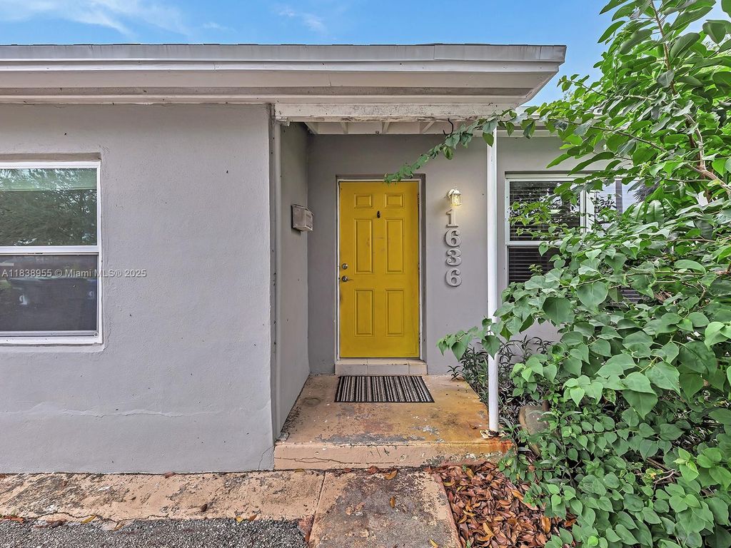 Photo of 1636 NE 15th Ave, Fort Lauderdale, FL 33305 (MLS # A11838955)