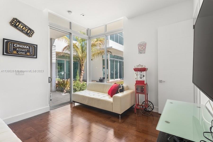 GRAND FLORIDIAN ESTATES - Residential