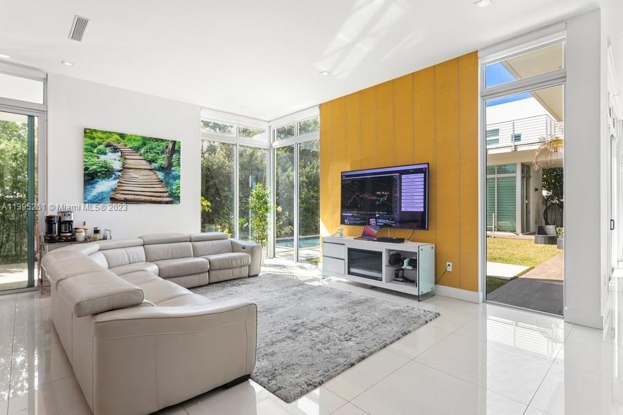 GRAND FLORIDIAN ESTATES - Residential