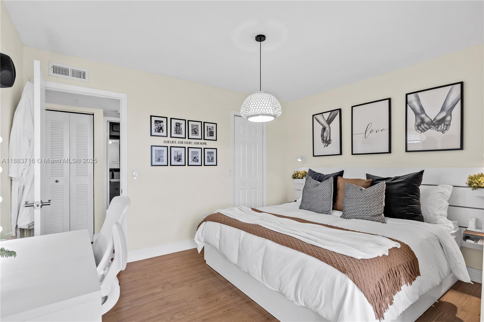 LAKEVIEW AT THE HAMMOCKS - Residential Lease