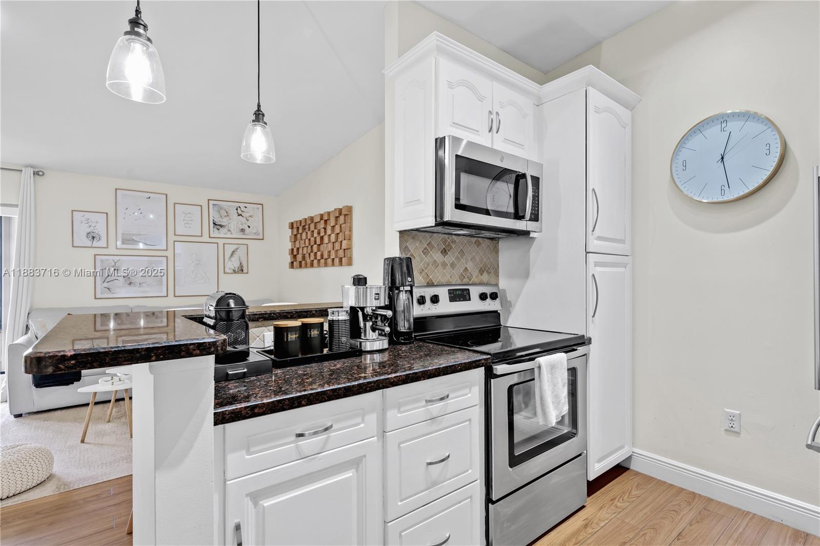 LAKEVIEW AT THE HAMMOCKS - Residential Lease