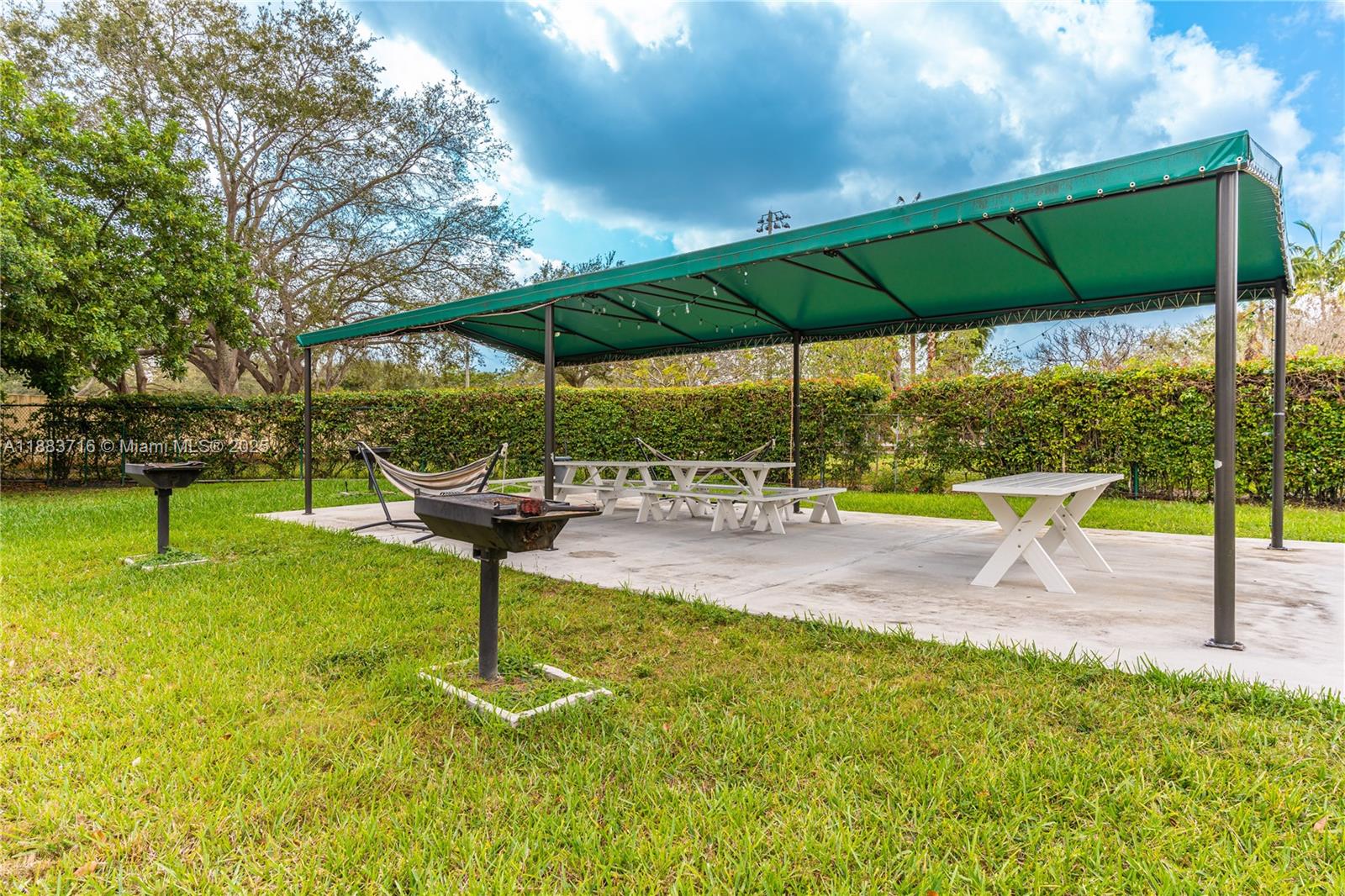 LAKEVIEW AT THE HAMMOCKS - Residential Lease