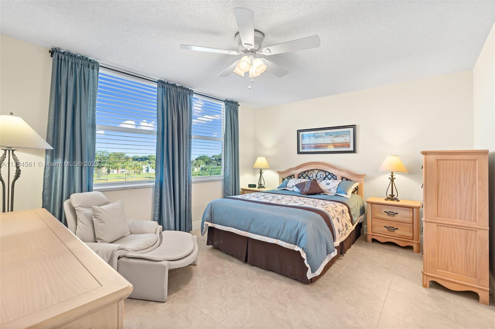 15 OF PALM SPRINGS 2 COND - Residential